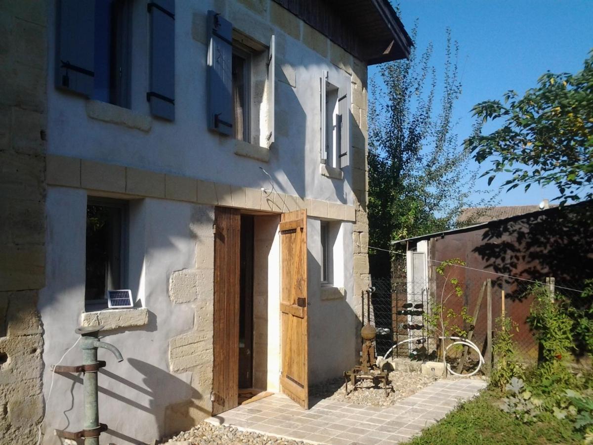 Bed and Breakfast Au Velo Dans L'Arbre Saint-Sulpice-de-Faleyrens Exterior foto